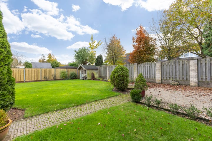 Photo 4 of Karekiet 12