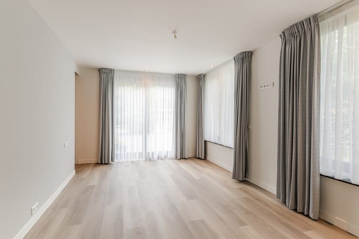 Photo 17 of Lange Voren 12