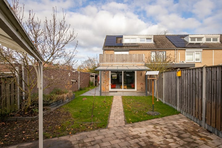 Photo 25 of Komerd 18