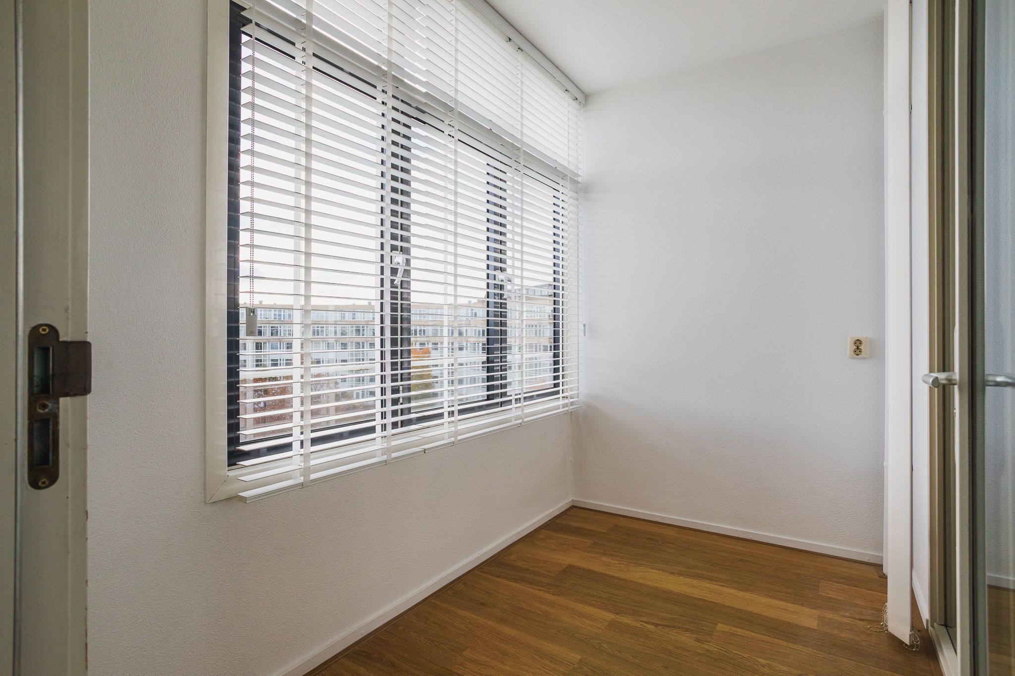 Foto 30 van Burgemeester De Monchyplein 218