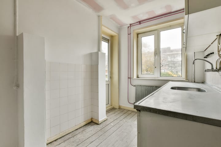 Photo 11 of Chasséstraat 5-1