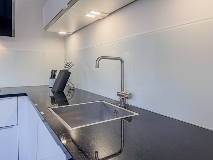 Photo 16 of Dirk van Wassenaarstraat 12-B