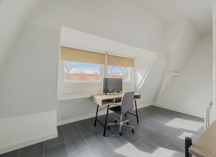 Photo 30 of Dirk van Wassenaarstraat 12-B