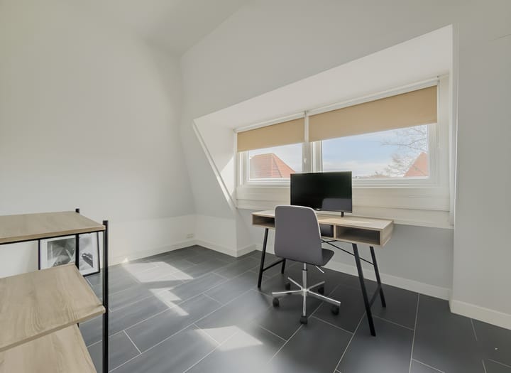 Photo 31 of Dirk van Wassenaarstraat 12-B