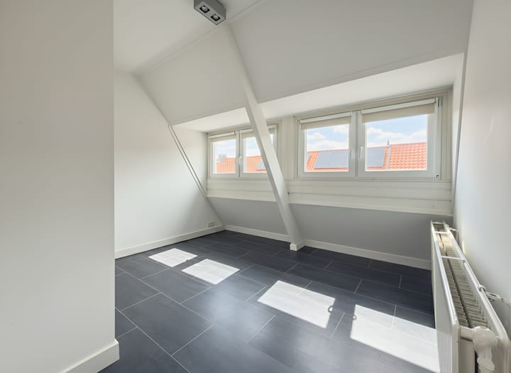 Photo 34 of Dirk van Wassenaarstraat 12-B