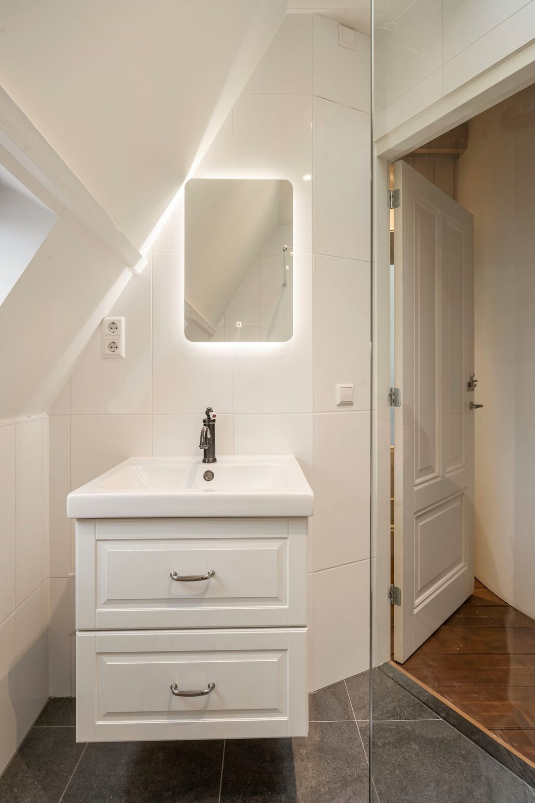 Foto 38 van Burgemeester Weertsstraat 63