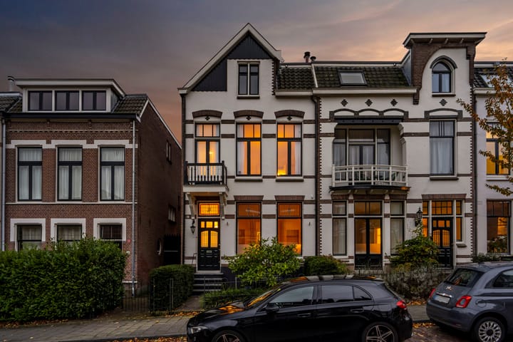 Photo 47 of Burgemeester Weertsstraat 63