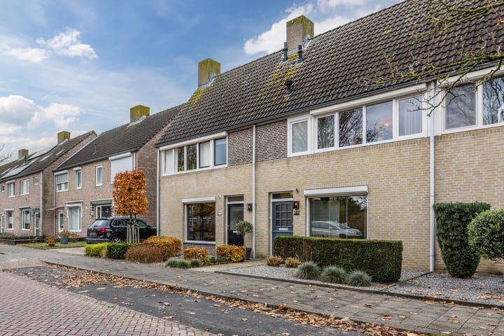 Foto 48 van van Heinsbergstraat 107