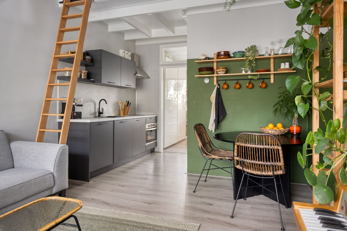 Photo 10 of Van Hallstraat 6