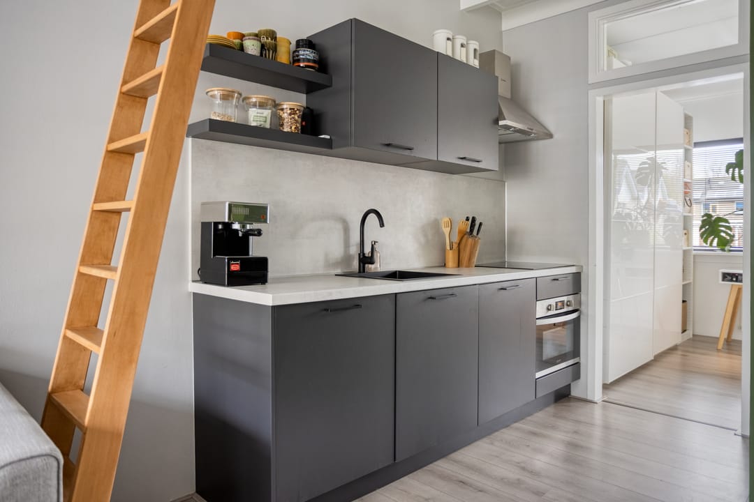 Photo 11 of Van Hallstraat 6