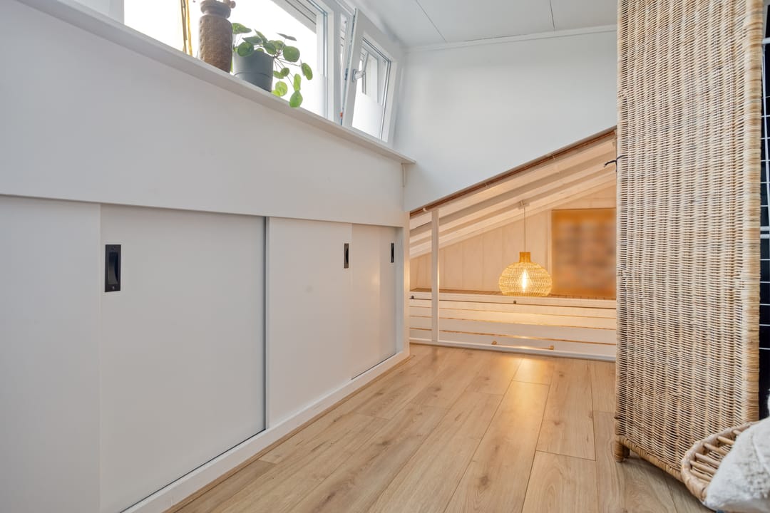 Photo 17 of Van Hallstraat 6