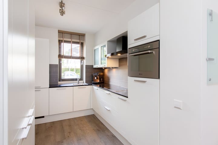 Photo 3 of Madelief 6