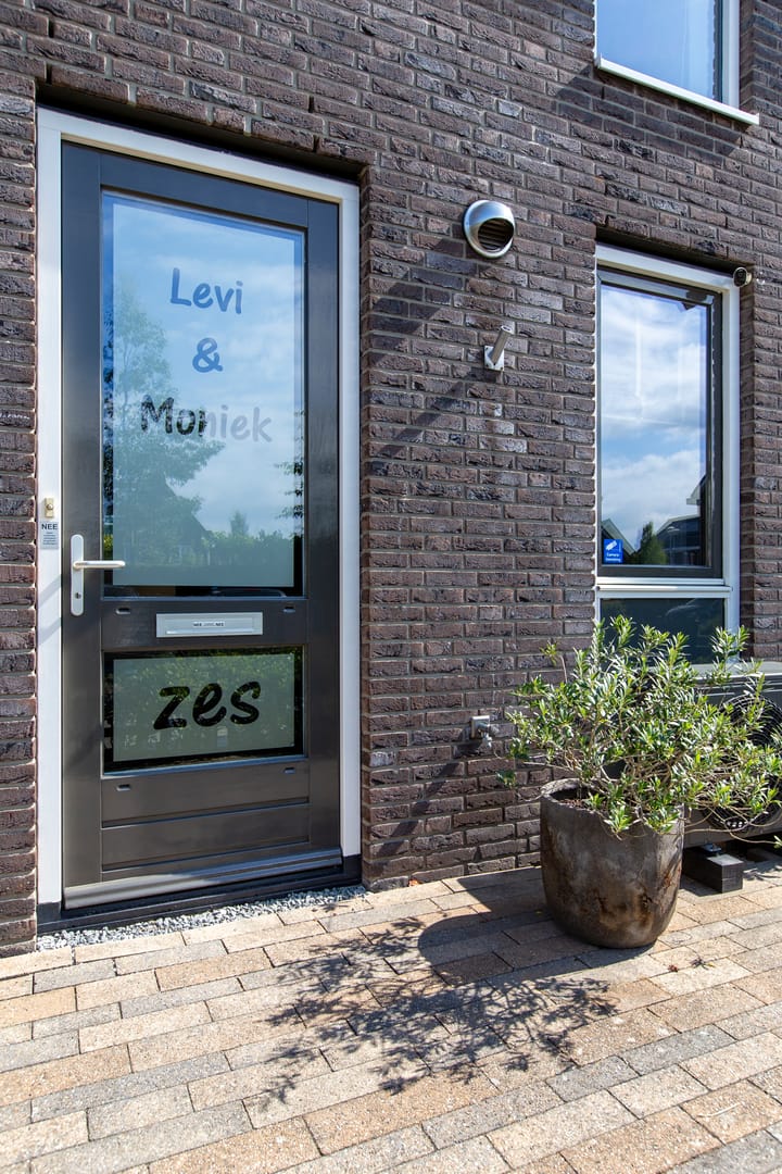 Photo 7 of Madelief 6