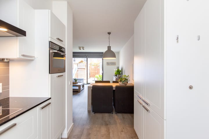 Photo 16 of Madelief 6