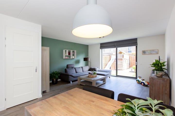 Photo 18 of Madelief 6