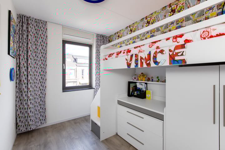 Photo 28 of Madelief 6