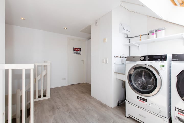 Photo 34 of Madelief 6