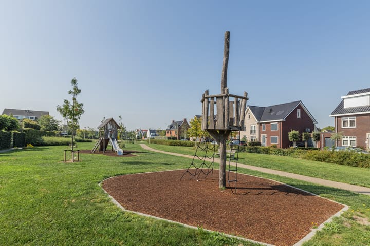 Photo 41 of Madelief 6