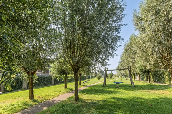 Photo 44 of Madelief 6