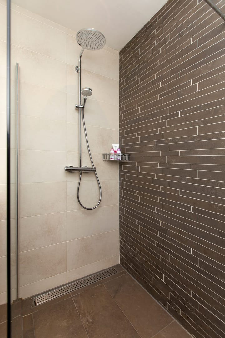 Photo 33 of Madelief 6