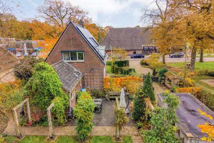 Photo 33 of Hoofdstraat 10