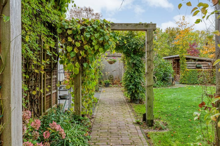 Photo 35 of Hoofdstraat 10