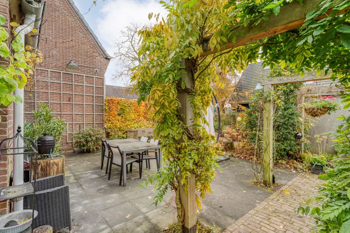 Photo 36 of Hoofdstraat 10