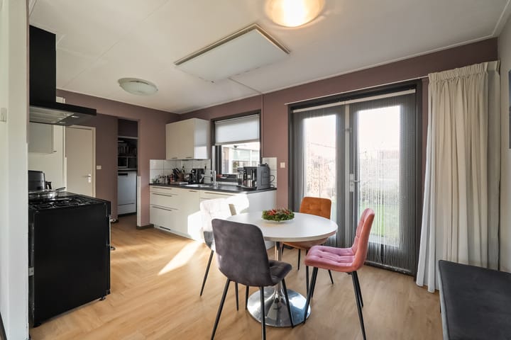 Photo 12 of Irisstraat 9