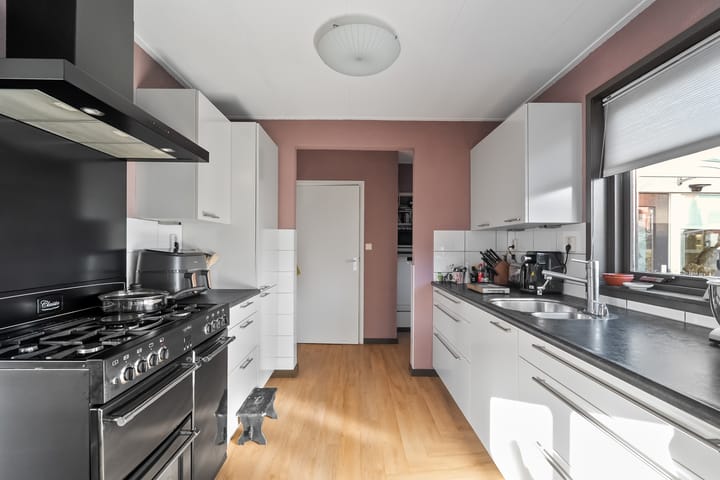 Photo 13 of Irisstraat 9