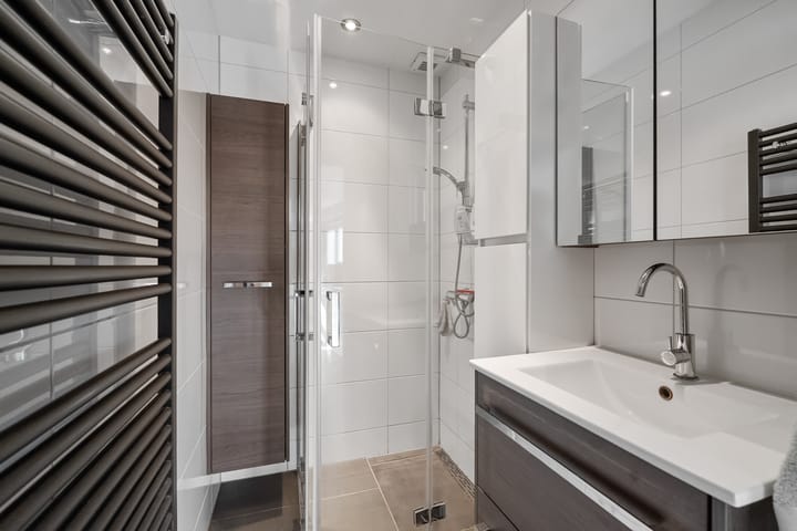 Photo 16 of Irisstraat 9