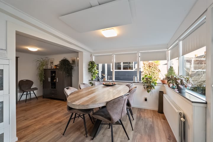 Photo 17 of Irisstraat 9