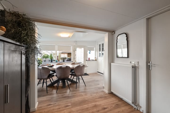 Photo 18 of Irisstraat 9