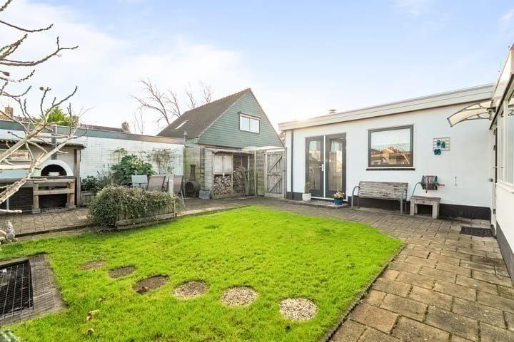 Photo 24 of Irisstraat 9