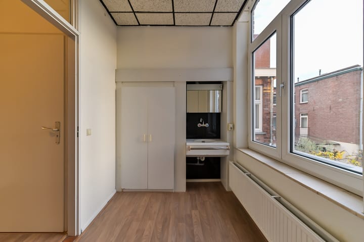 Photo 17 of Goltziusstraat 14-A