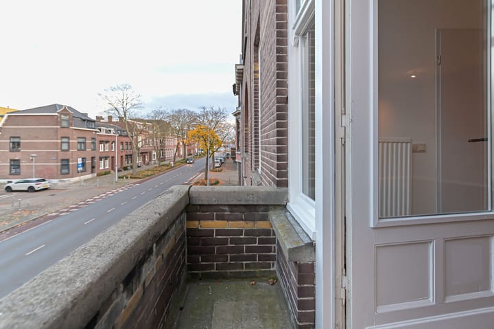 Photo 19 of Goltziusstraat 14-A