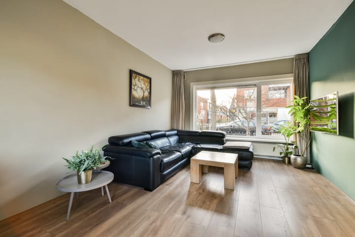 Photo 4 of Portugalstraat 15