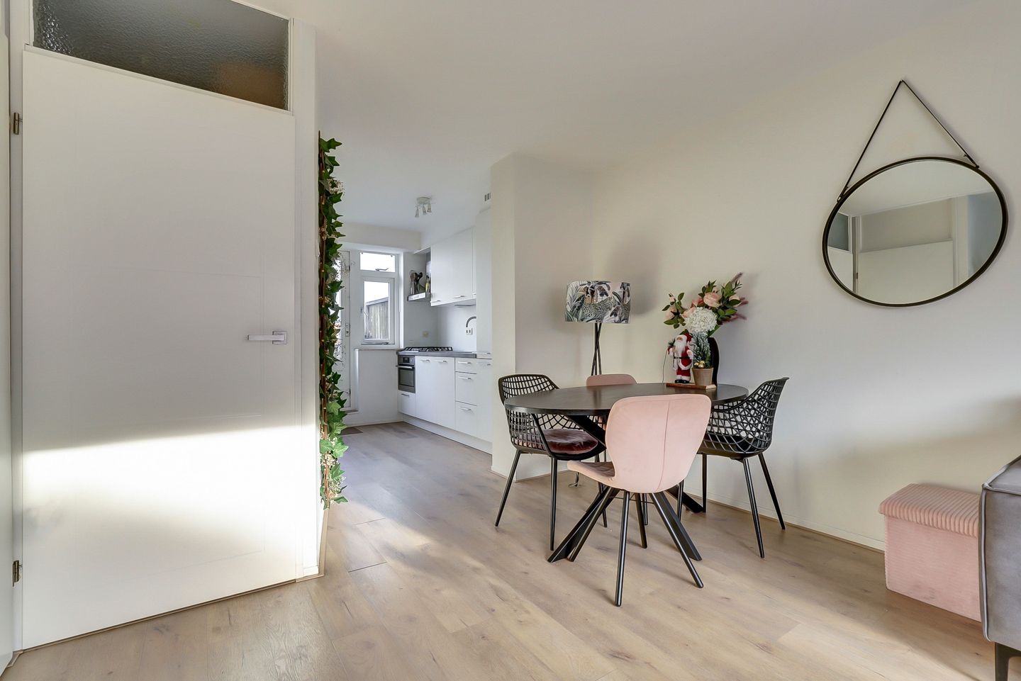 Foto 20 van Secretaris Varkevisserstraat 52-B