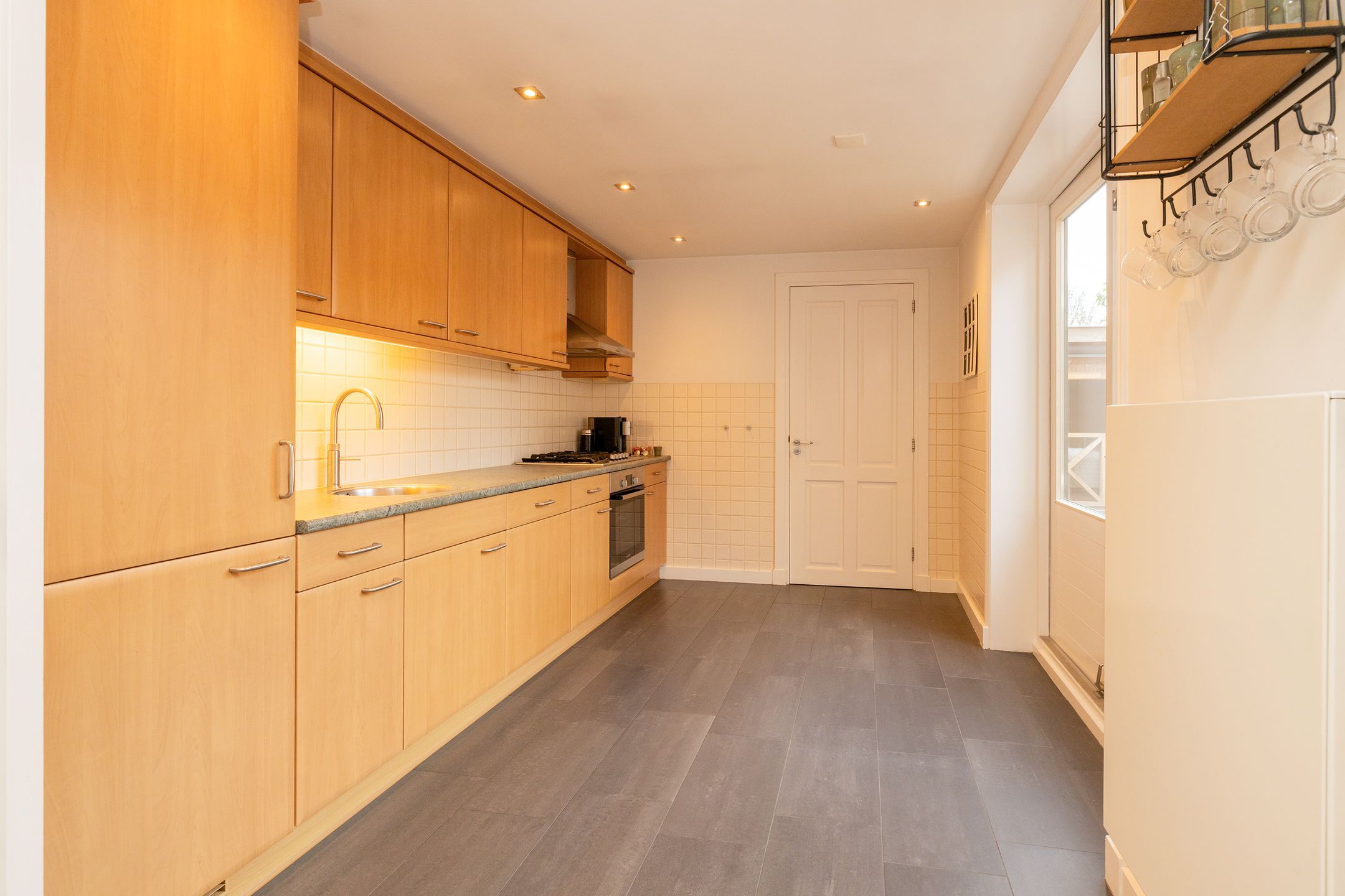 Foto 12 van IJmuiderstraat 35