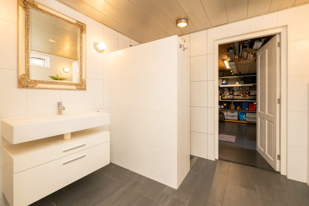 Foto 17 van IJmuiderstraat 35