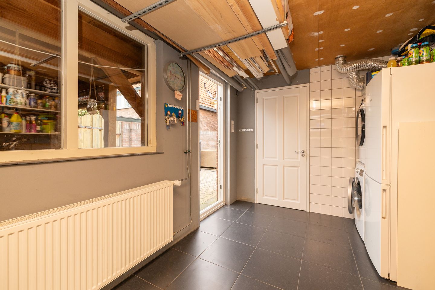 Foto 19 van IJmuiderstraat 35