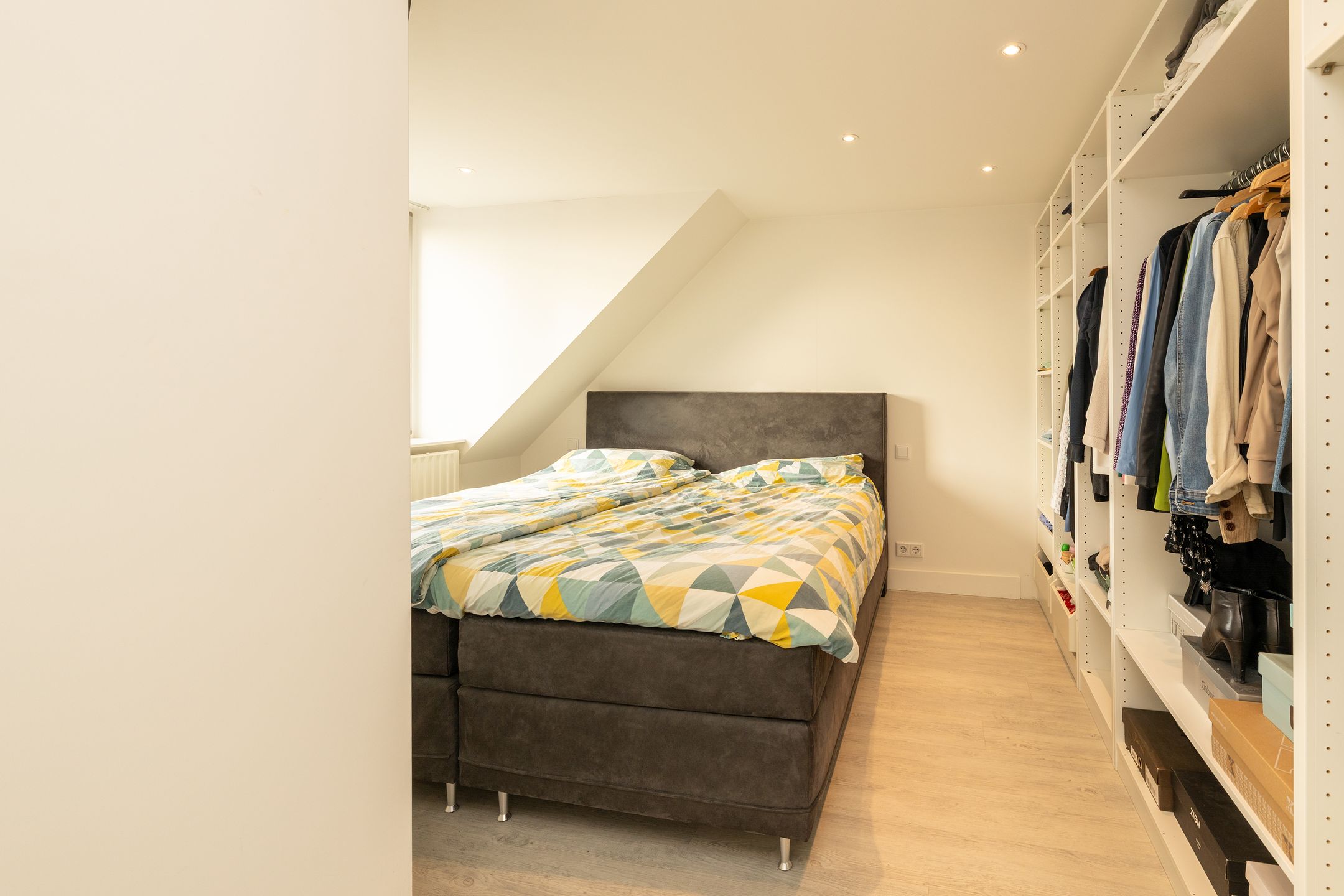 Foto 27 van IJmuiderstraat 35