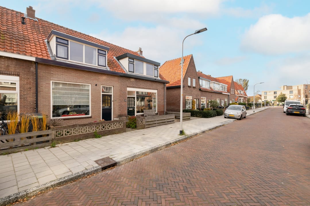 Foto 38 van IJmuiderstraat 35