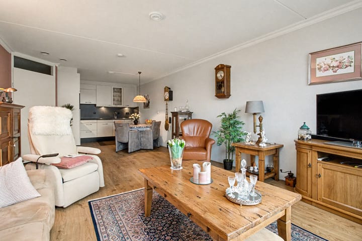 Photo 24 of Hendrika van Tussenbroeklaan 50