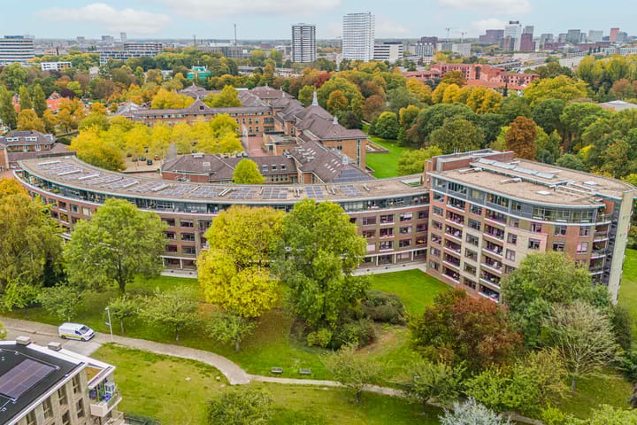 Photo 41 of Hendrika van Tussenbroeklaan 50