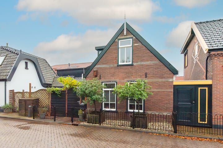 Photo 1 of Brugstraat 1