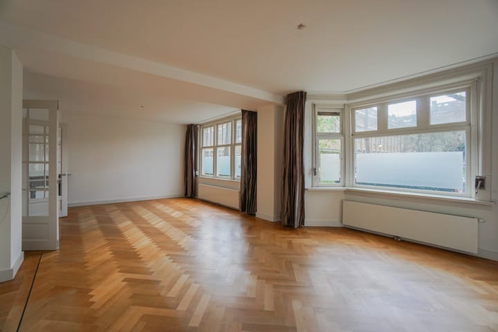 Photo 2 of Albrecht Dürerstraat 33-H