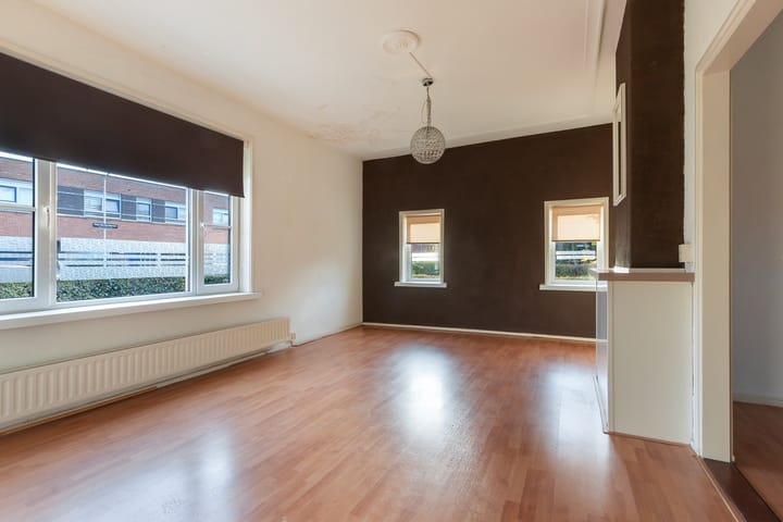 Photo 2 of Prins Bernhardstraat 33