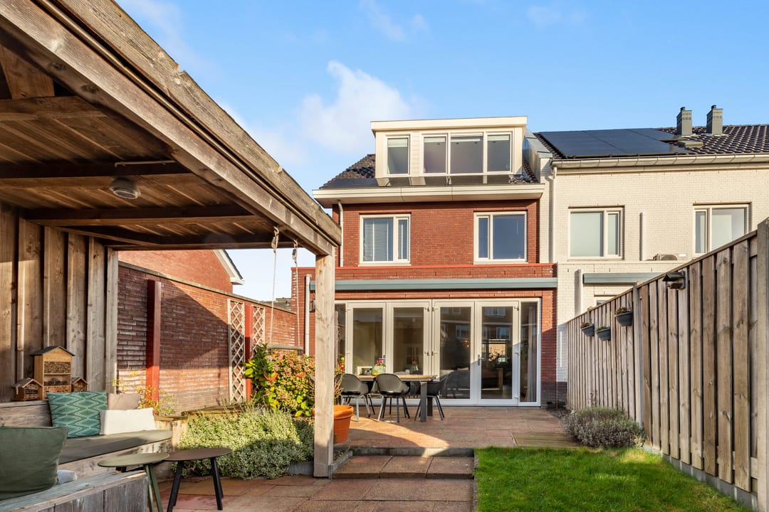 Foto 1 van Burgemeester van Roosmalenstraat 24