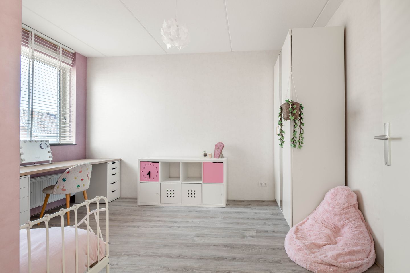 Foto 25 van Burgemeester van Roosmalenstraat 24