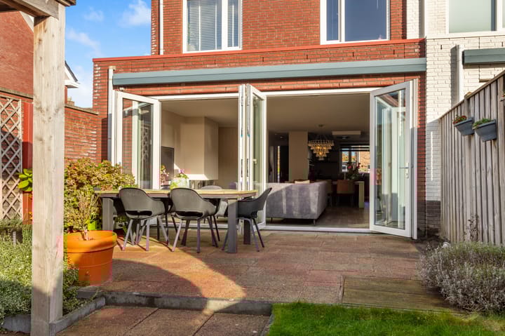 Foto 35 van Burgemeester van Roosmalenstraat 24